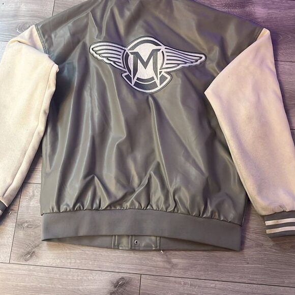 Bomber Jacket - Picture 4 of 4